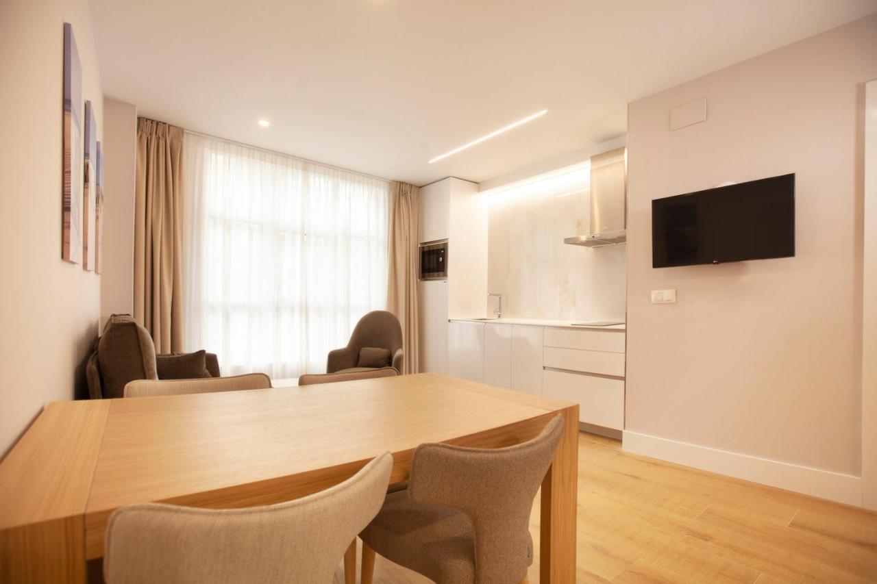 Apartamentos Reina Victoria Santander Bagian luar foto