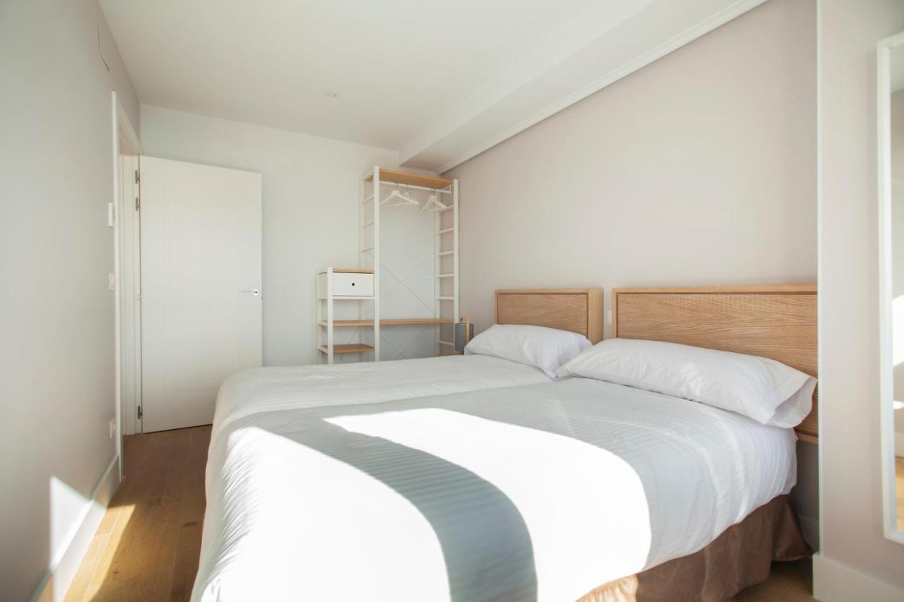 Apartamentos Reina Victoria Santander Bagian luar foto