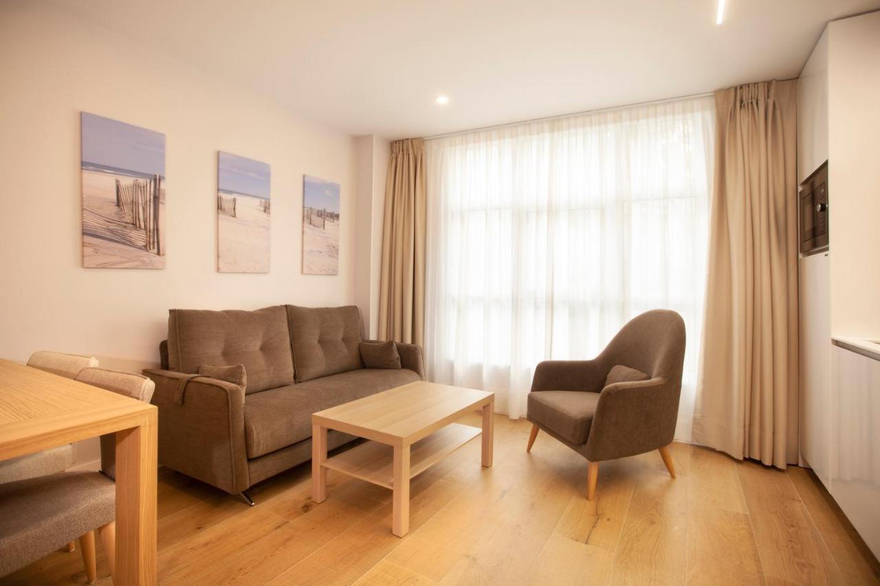 Apartamentos Reina Victoria Santander Bagian luar foto