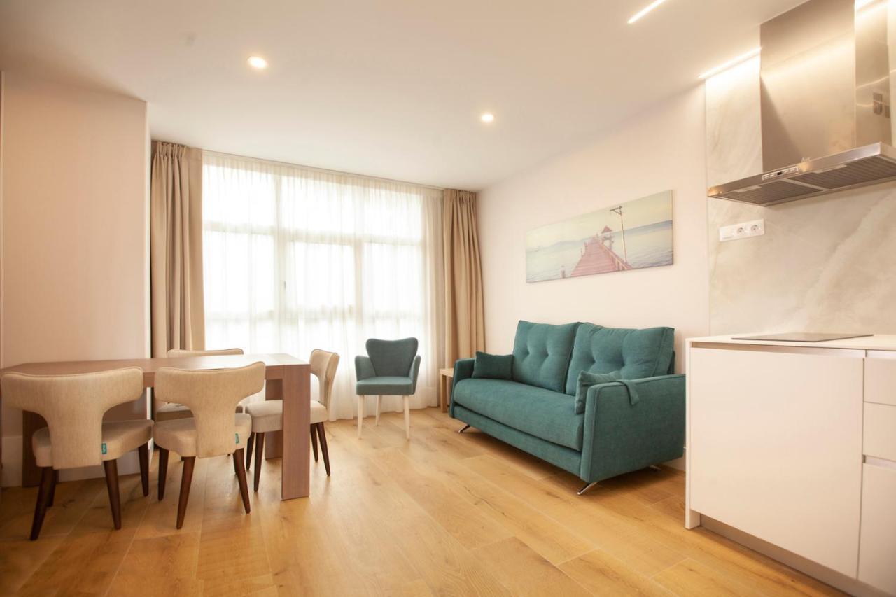 Apartamentos Reina Victoria Santander Bagian luar foto