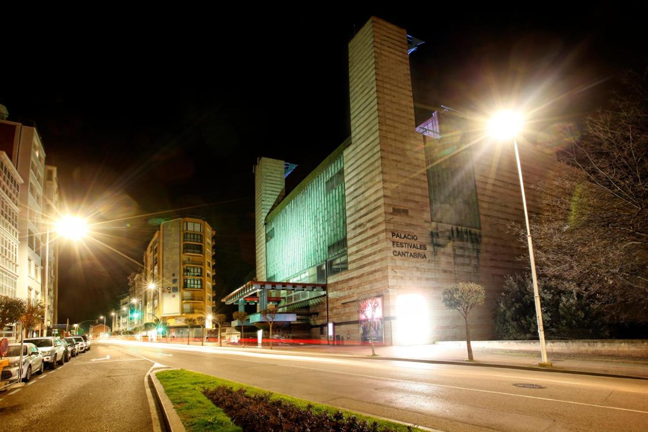 Apartamentos Reina Victoria Santander Bagian luar foto
