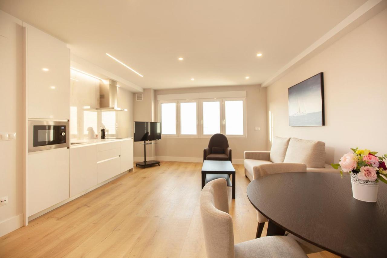 Apartamentos Reina Victoria Santander Bagian luar foto