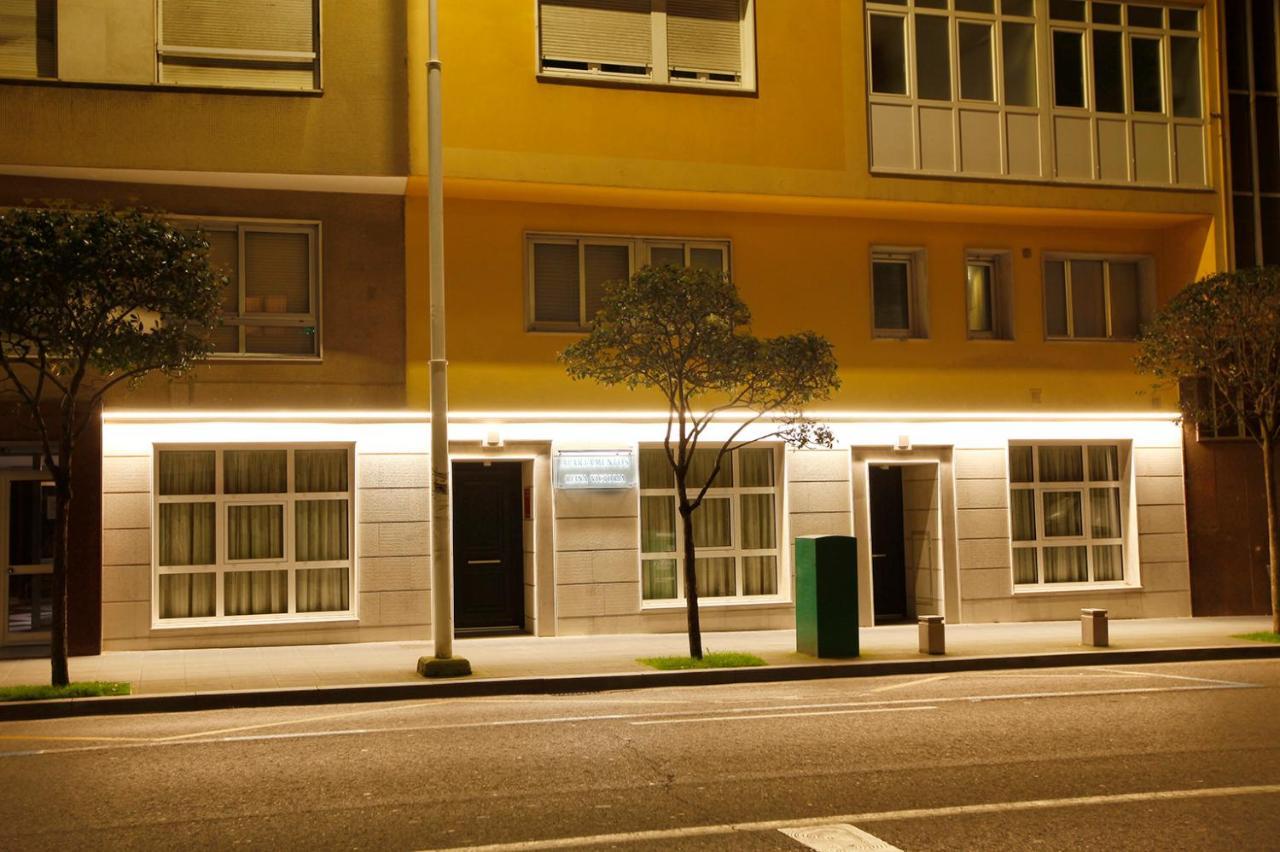Apartamentos Reina Victoria Santander Bagian luar foto