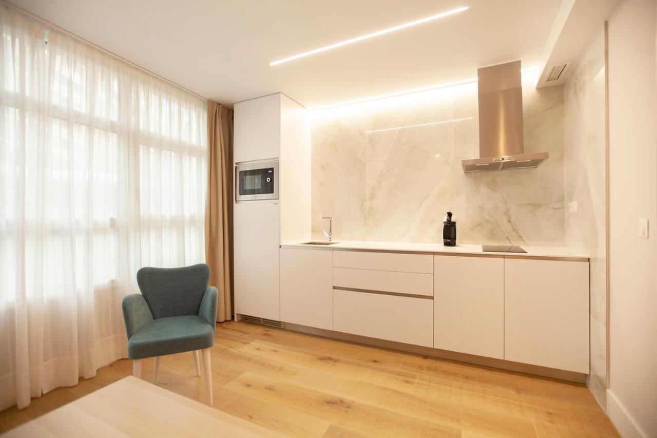 Apartamentos Reina Victoria Santander Bagian luar foto