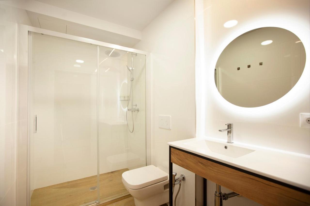 Apartamentos Reina Victoria Santander Bagian luar foto