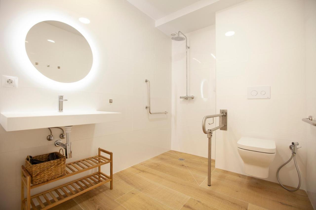 Apartamentos Reina Victoria Santander Bagian luar foto