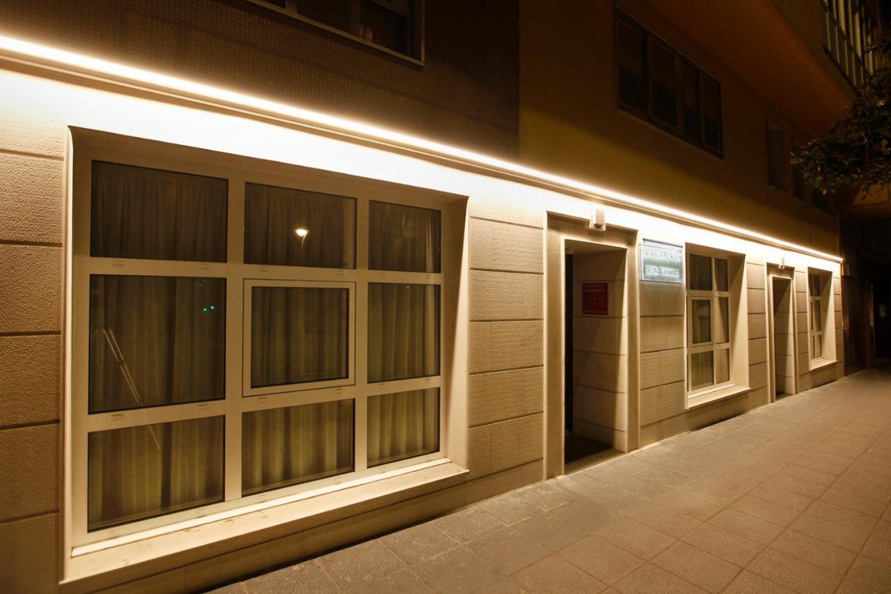 Apartamentos Reina Victoria Santander Bagian luar foto