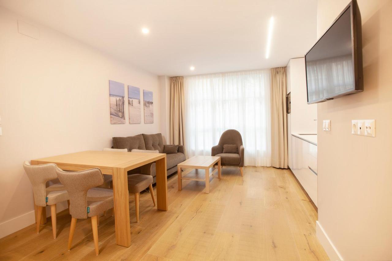 Apartamentos Reina Victoria Santander Bagian luar foto