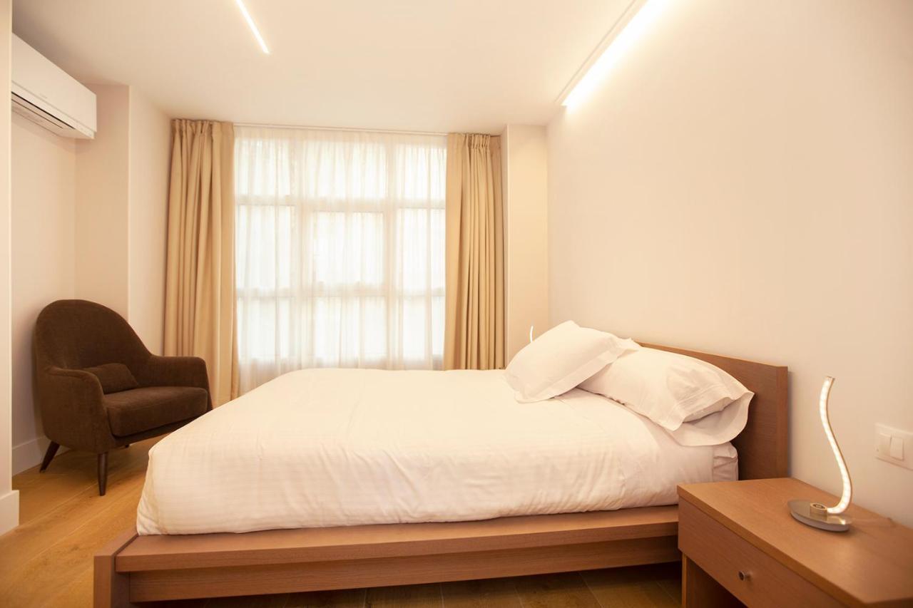 Apartamentos Reina Victoria Santander Bagian luar foto